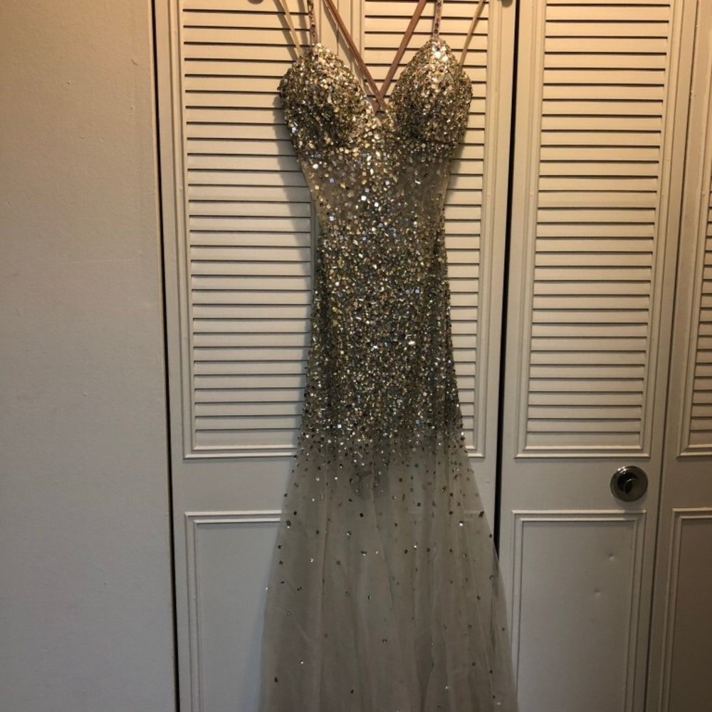 Prom dress - Picture 3 of 3